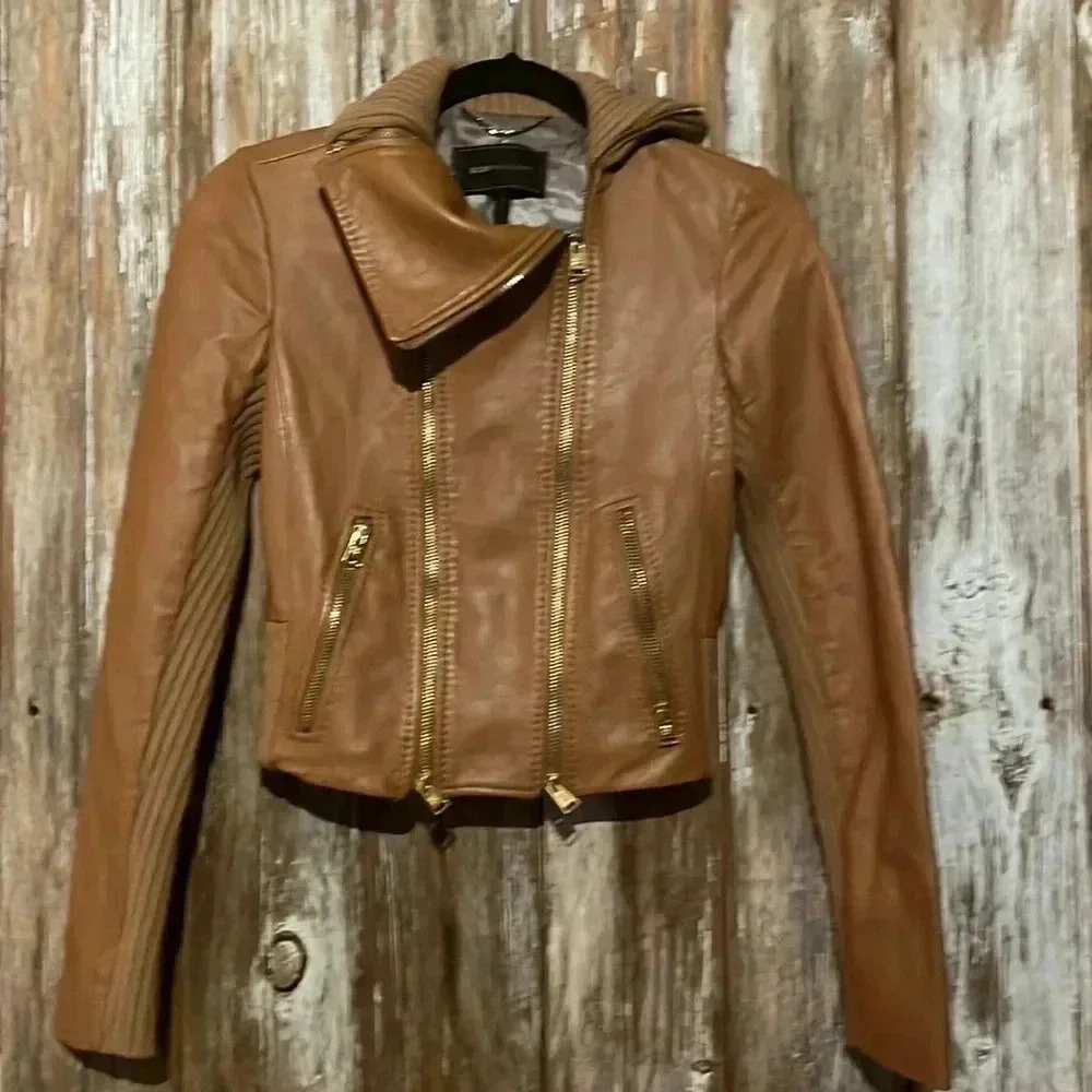 EUC BCBGMAXAZRIA COGNAC 100% LEATHER JACKET